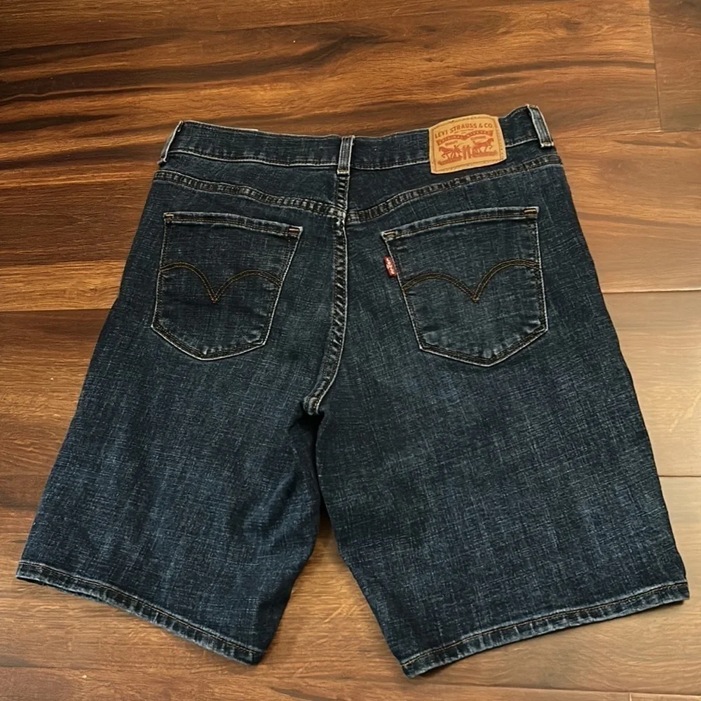 🍁SALE🍁LEVI’S Bermuda Shorts size 27